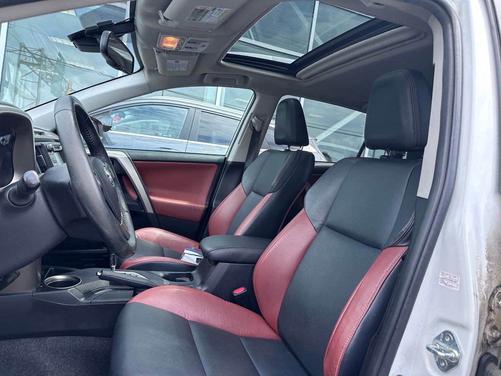 2015 Toyota RAV4 in Brossard, Quebec - 9 - w1024h768px