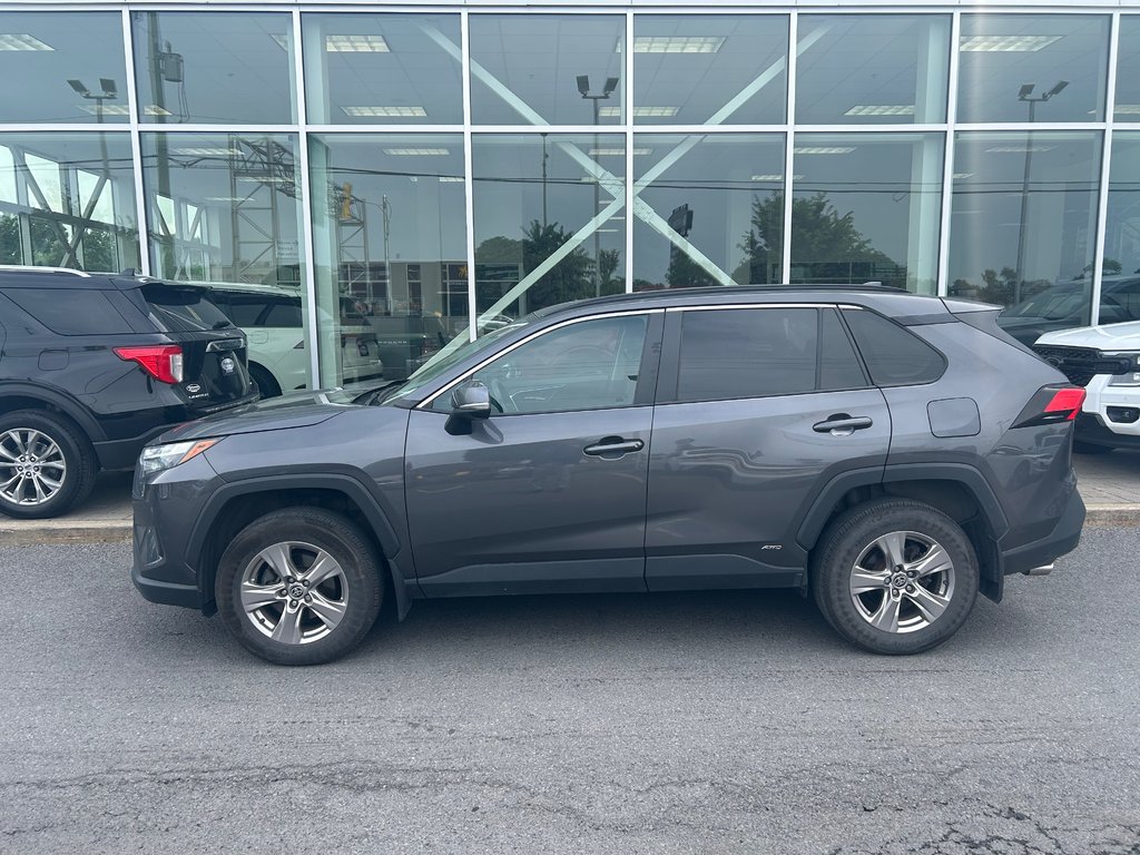 2022 Toyota RAV4 in Brossard, Quebec - 5 - w1024h768px