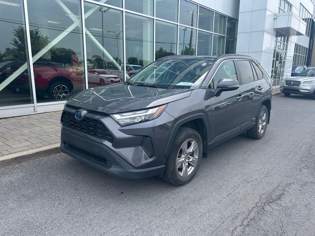 2022 Toyota RAV4 in Brossard, Quebec - 1 - w1024h768px