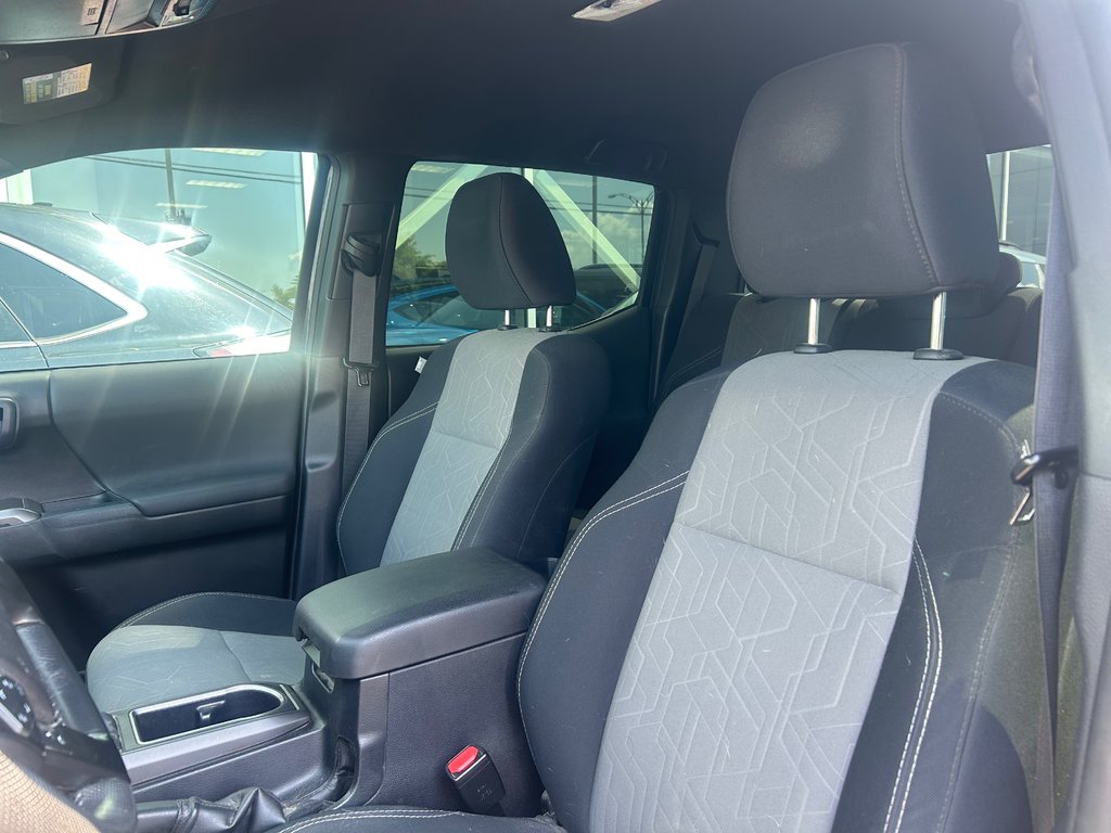2021 Toyota Tacoma in Brossard, Quebec - 11 - w1024h768px
