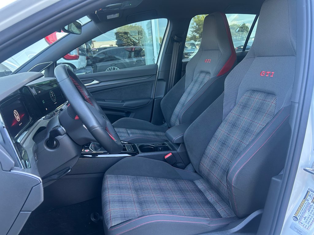 2023 Volkswagen Golf GTI 40th ANNIVERSAIRE | MANUELLE | BAS KILO | in Brossard, Quebec - 11 - w1024h768px