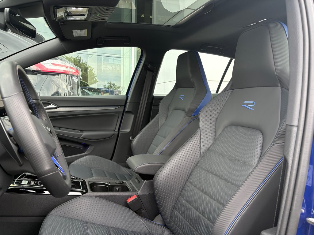2025 Volkswagen Golf R in Brossard, Quebec - 11 - w1024h768px