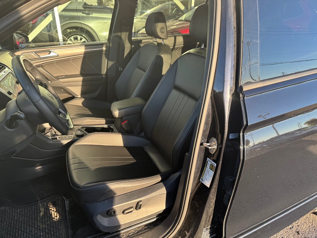 Volkswagen Tiguan Comfortline R-Line Black Edition | TOIT PANO | 2022 à Brossard, Québec - 11 - w1024h768px