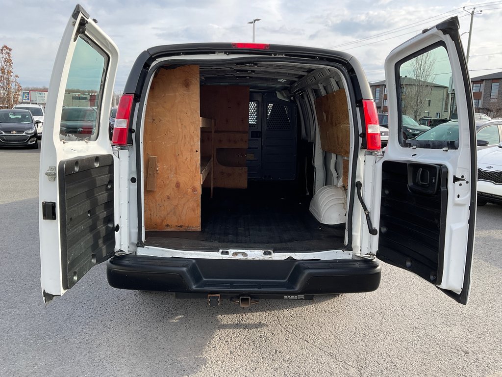 2018  Express Cargo Van in Saint-Jean-Sur-Richelieu, Quebec - 10 - w1024h768px