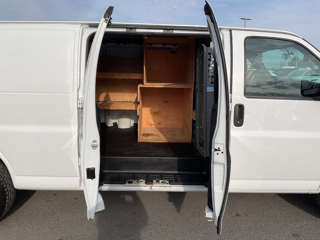 2018  Express Cargo Van in Saint-Jean-Sur-Richelieu, Quebec - 12 - w1024h768px