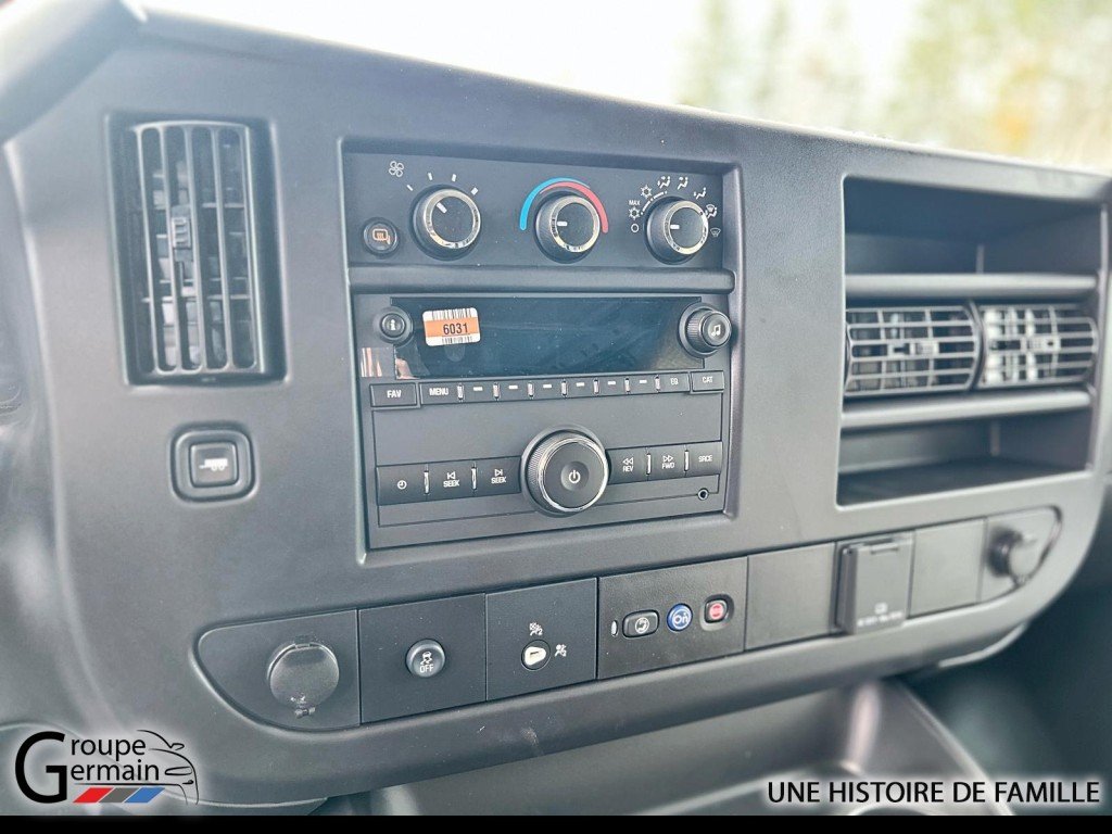2024 Chevrolet Express Cargo 3500 à St-Raymond, Québec - 13 - w1024h768px