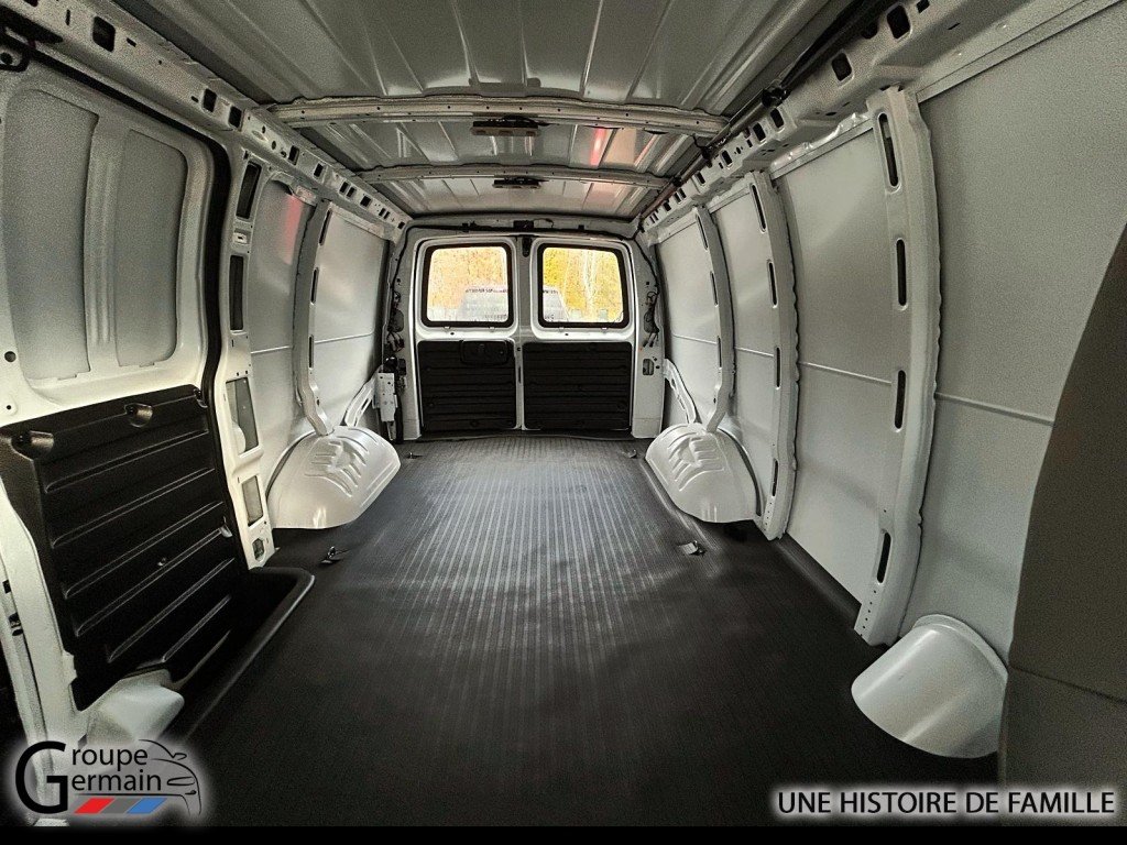 2024 Chevrolet Express Cargo 3500 à St-Raymond, Québec - 15 - w1024h768px