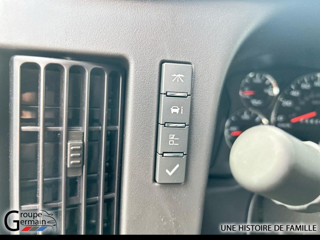 2024 Chevrolet Express Cargo 3500 à St-Raymond, Québec - 10 - w1024h768px