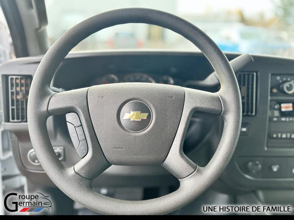 2024 Chevrolet Express Cargo 3500 à St-Raymond, Québec - 8 - w1024h768px