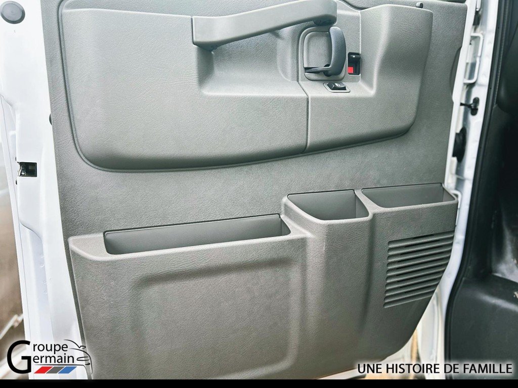 2024 Chevrolet Express Cargo 3500 à St-Raymond, Québec - 6 - w1024h768px