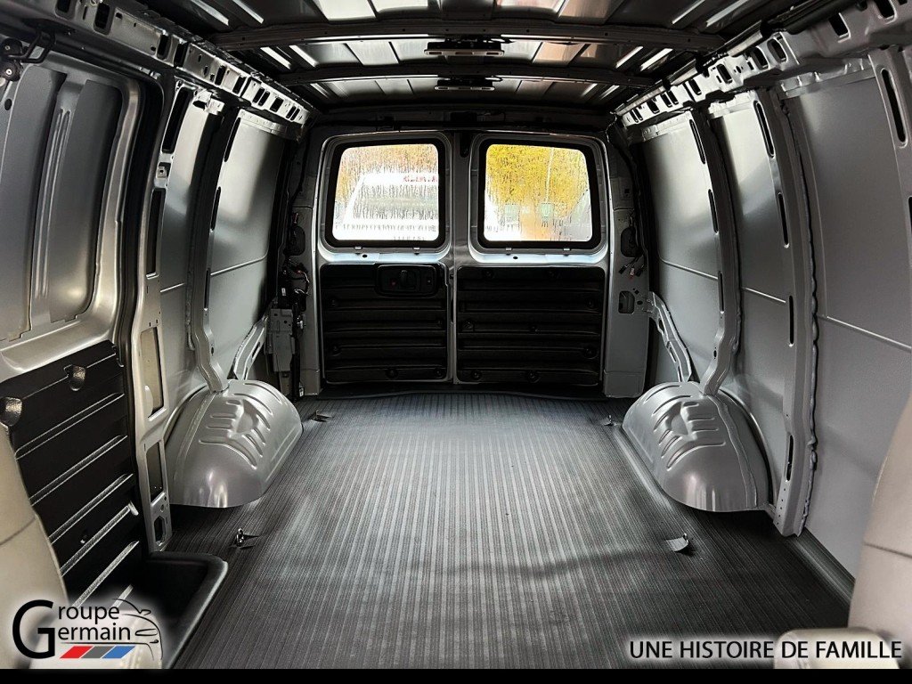 2024 Chevrolet Express Cargo 3500 à St-Raymond, Québec - 16 - w1024h768px