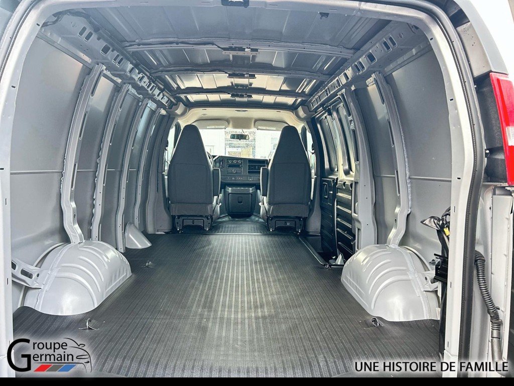 2024 Chevrolet Express Cargo 3500 à St-Raymond, Québec - 15 - w1024h768px