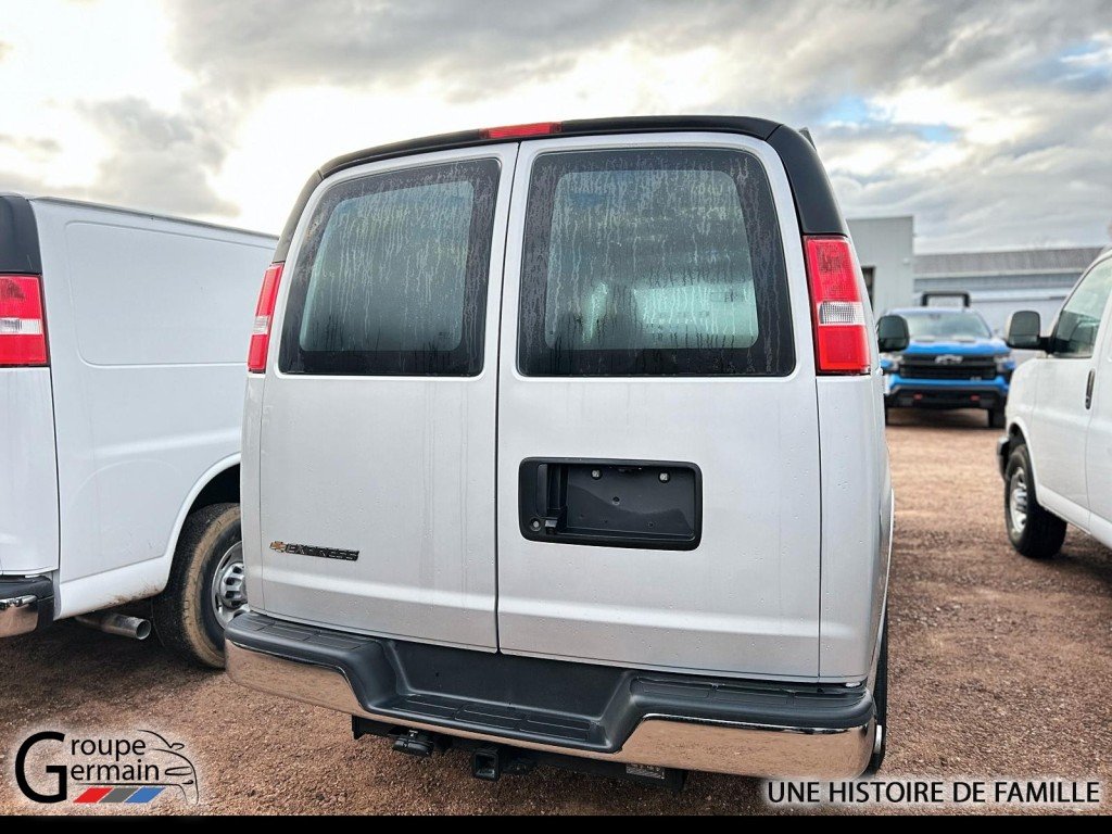 2024 Chevrolet Express Cargo 3500 à St-Raymond, Québec - 3 - w1024h768px