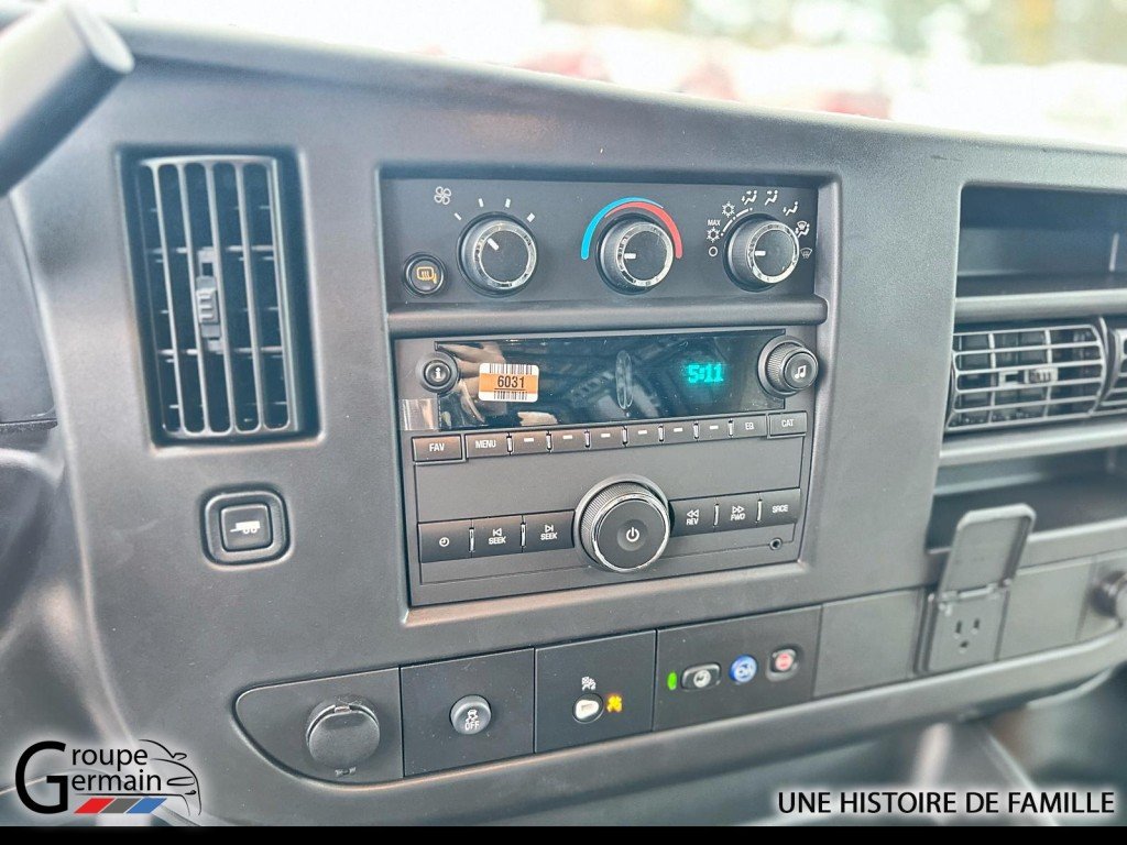 2024 Chevrolet Express Cargo 2500 à St-Raymond, Québec - 13 - w1024h768px