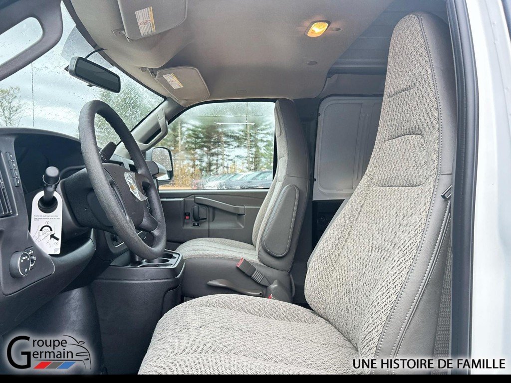 2024 Chevrolet Express Cargo 2500 à St-Raymond, Québec - 7 - w1024h768px