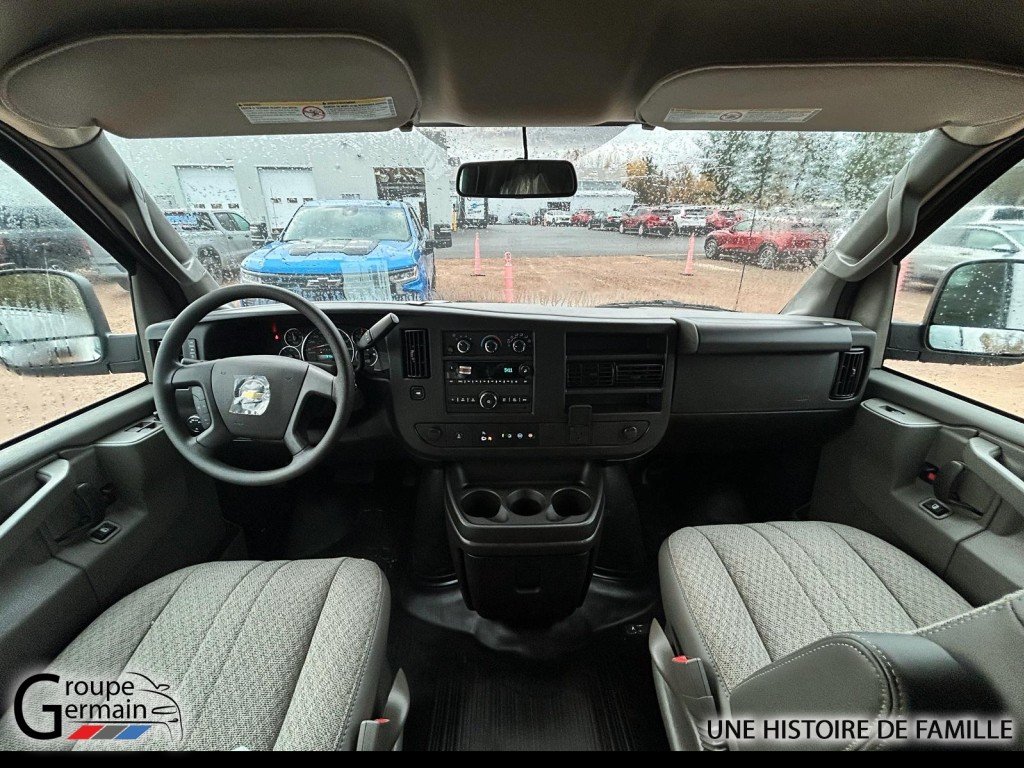 2024 Chevrolet Express Cargo 2500 à St-Raymond, Québec - 15 - w1024h768px