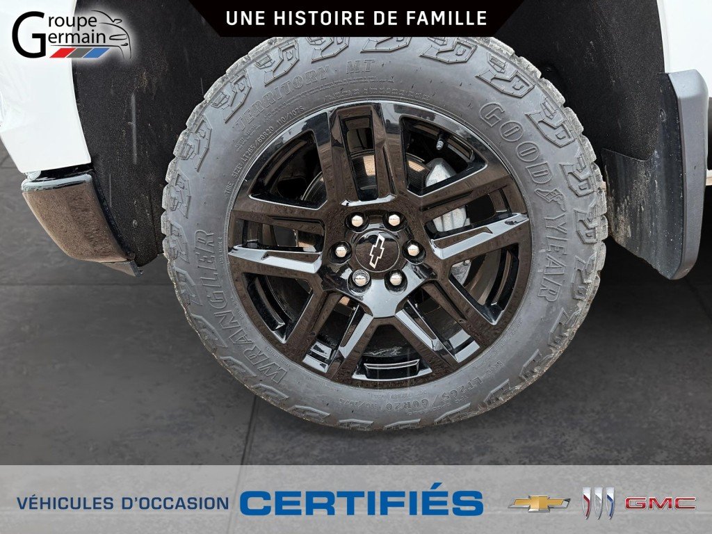 2025 Chevrolet Silverado 1500 à St-Raymond, Québec - 8 - w1024h768px