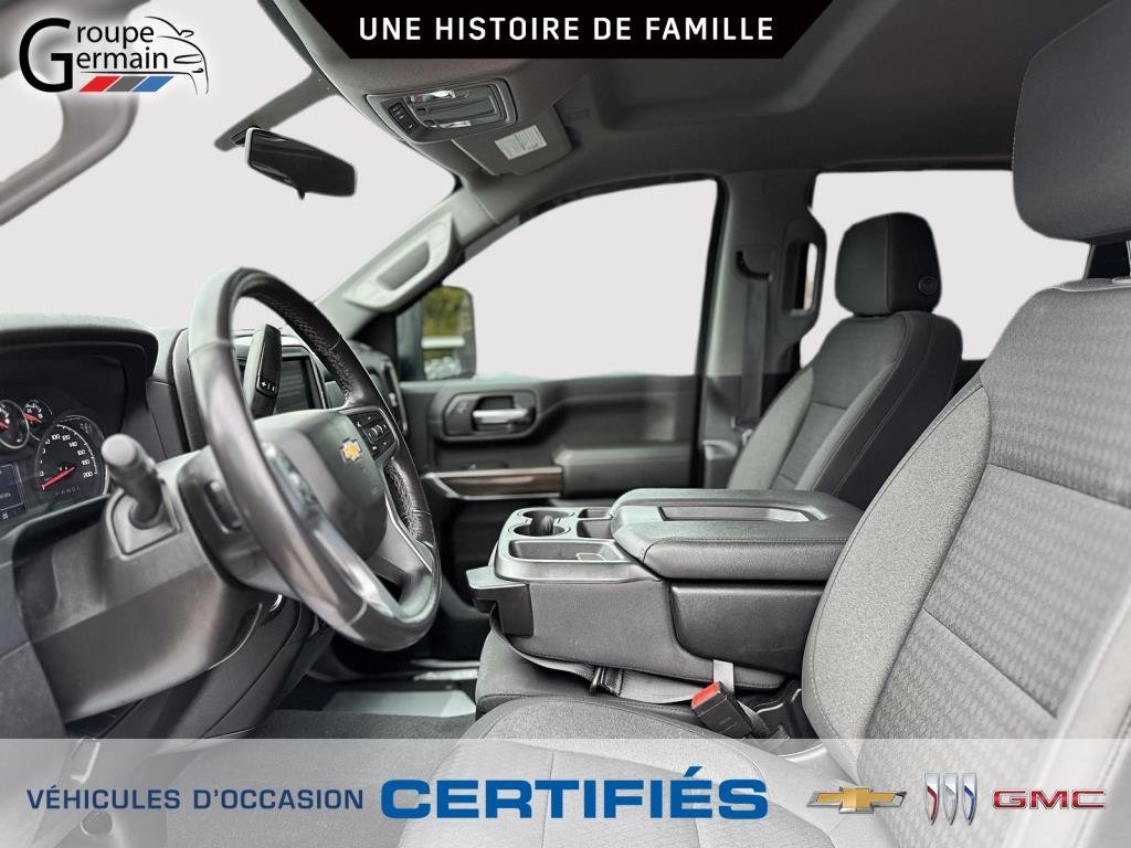 2022 Chevrolet Silverado 2500 in St-Raymond, Quebec - 14 - w1024h768px