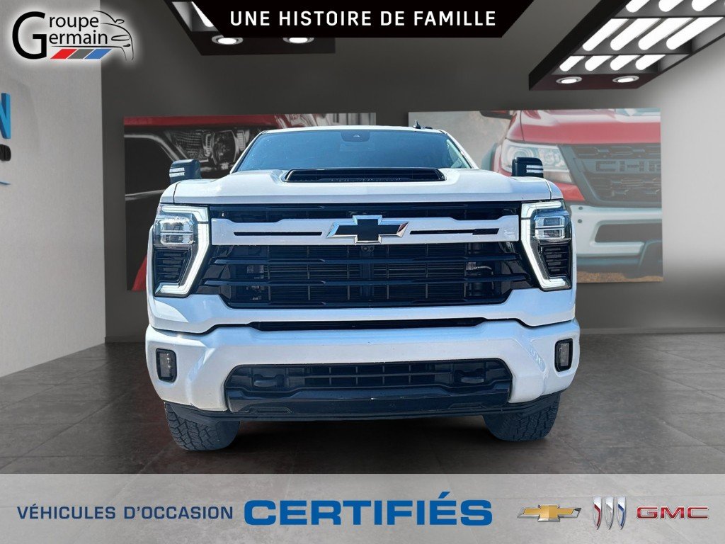 2024 Chevrolet Silverado 2500 in St-Raymond, Quebec - 9 - w1024h768px