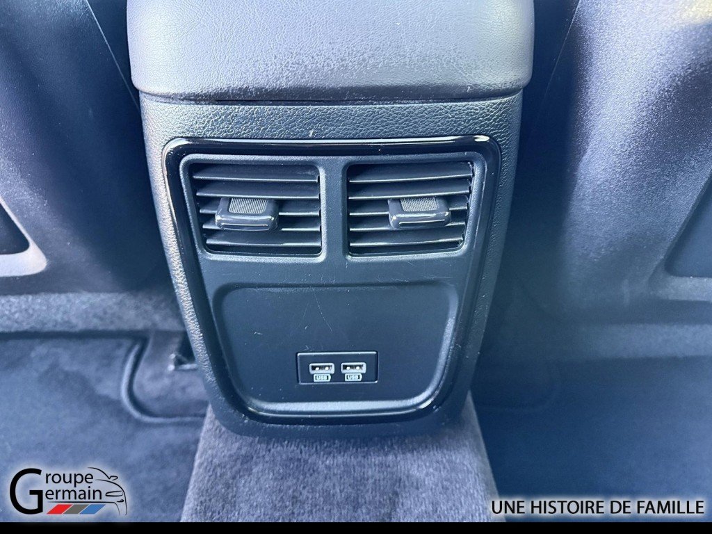 2015 Chrysler 300 à Donnacona, Québec - 17 - w1024h768px