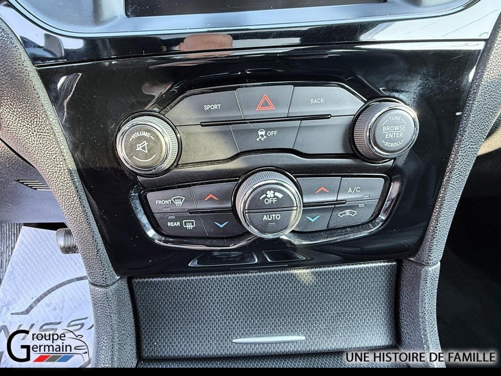 2015 Chrysler 300 à Donnacona, Québec - 21 - w1024h768px