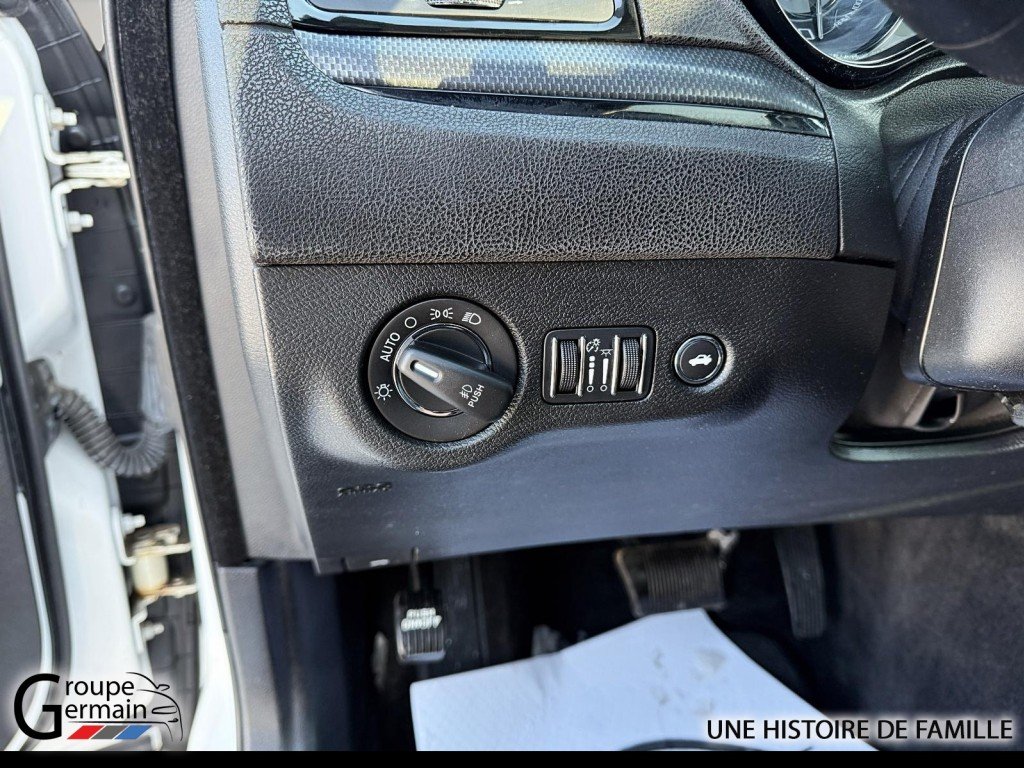 2015 Chrysler 300 à Donnacona, Québec - 11 - w1024h768px