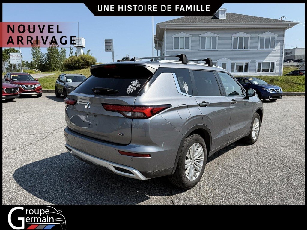 2023 Mitsubishi OUTLANDER in Donnacona, Quebec - 5 - w1024h768px