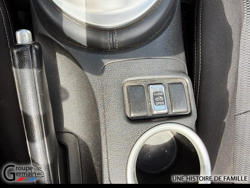 2010 Nissan 370Z in Donnacona, Quebec - 17 - w1024h768px