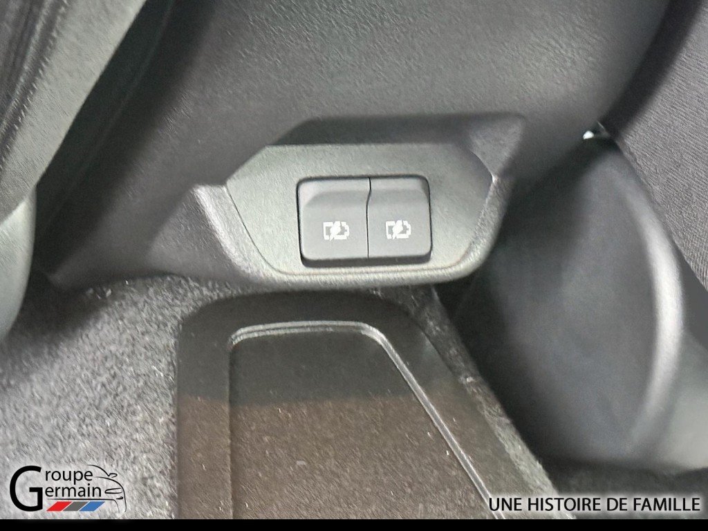 2025 Nissan LEAF à Donnacona, Québec - 15 - w1024h768px