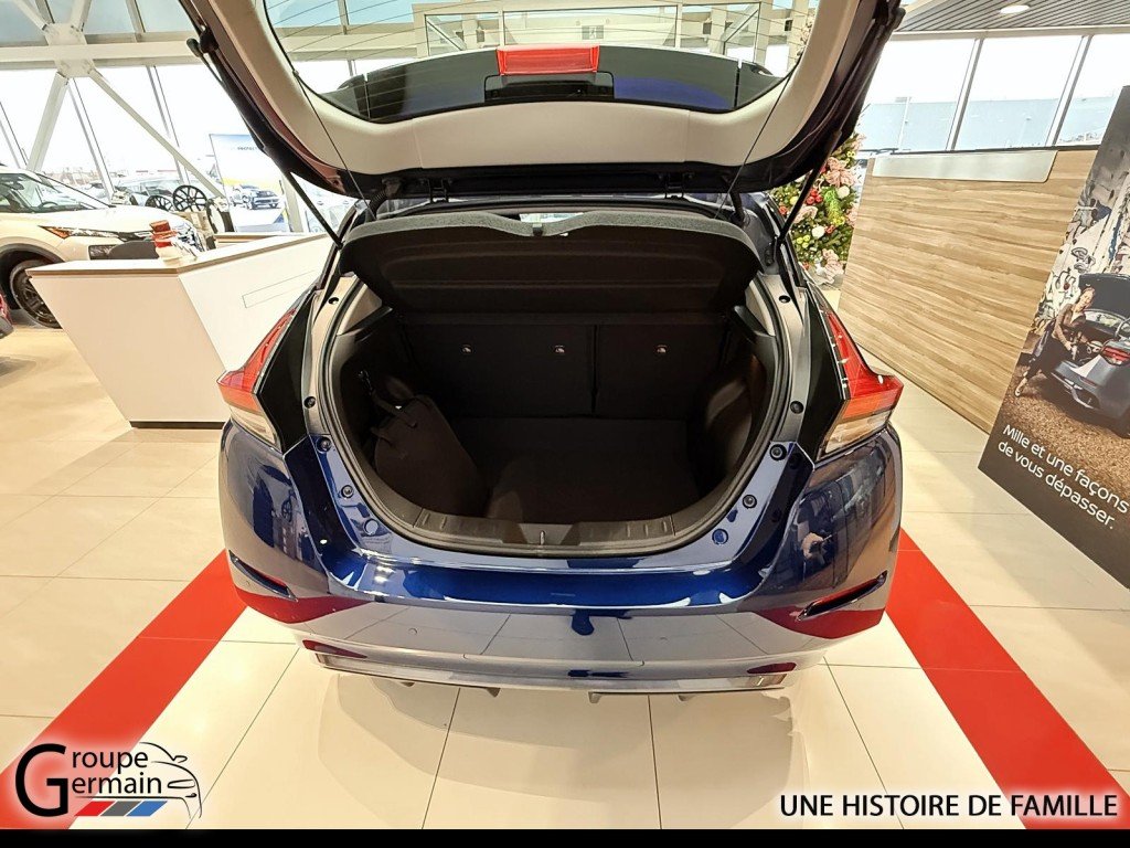 2025 Nissan LEAF à Donnacona, Québec - 6 - w1024h768px
