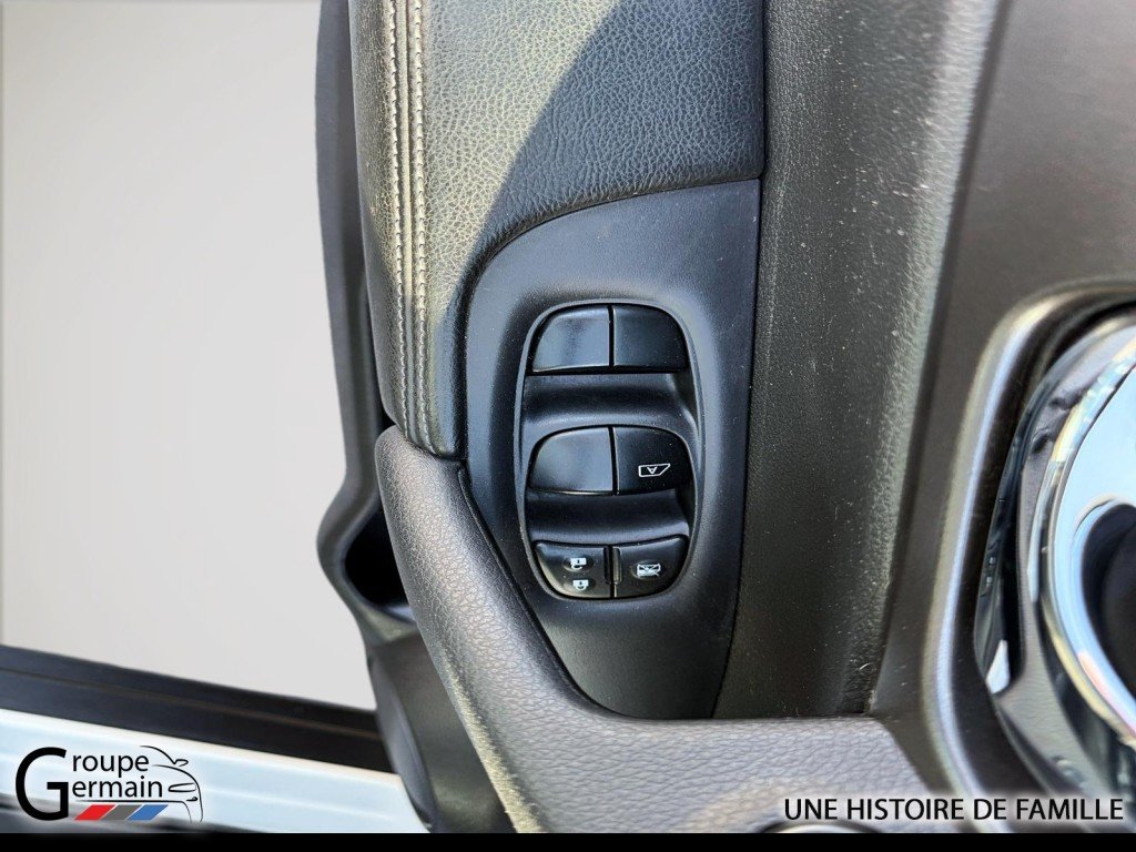 2015 Nissan Rogue in Donnacona, Quebec - 10 - w1024h768px