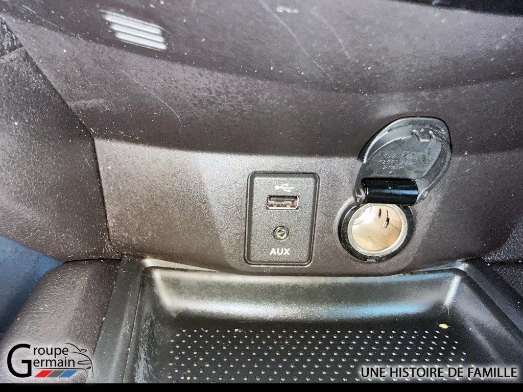 2015 Nissan Rogue in Donnacona, Quebec - 15 - w1024h768px