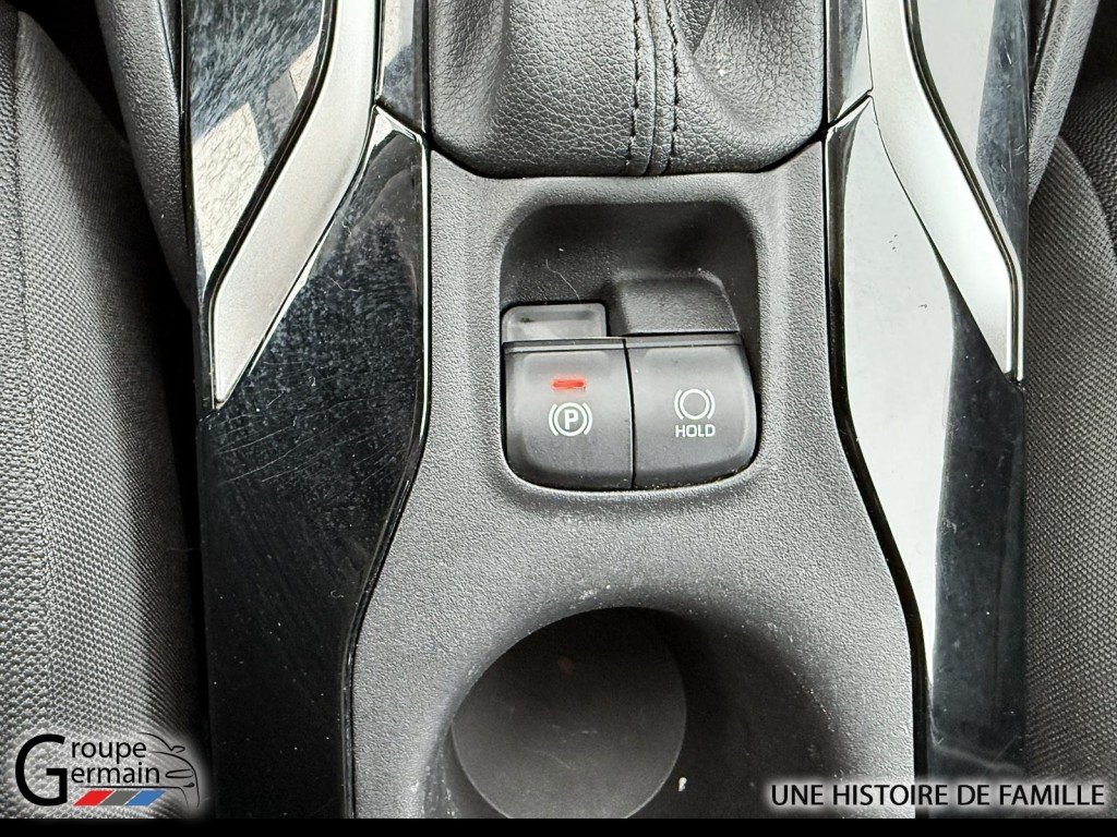 2022 Toyota COROLLA in Donnacona, Quebec - 18 - w1024h768px