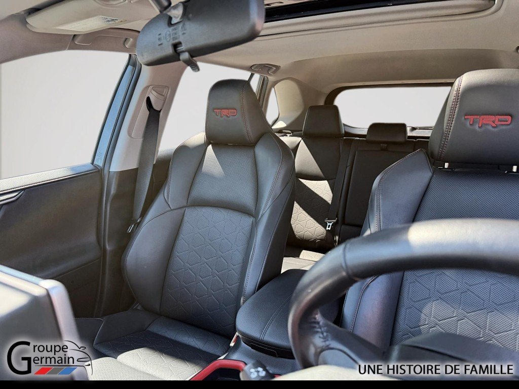 2020 Toyota RAV4 in Donnacona, Quebec - 14 - w1024h768px