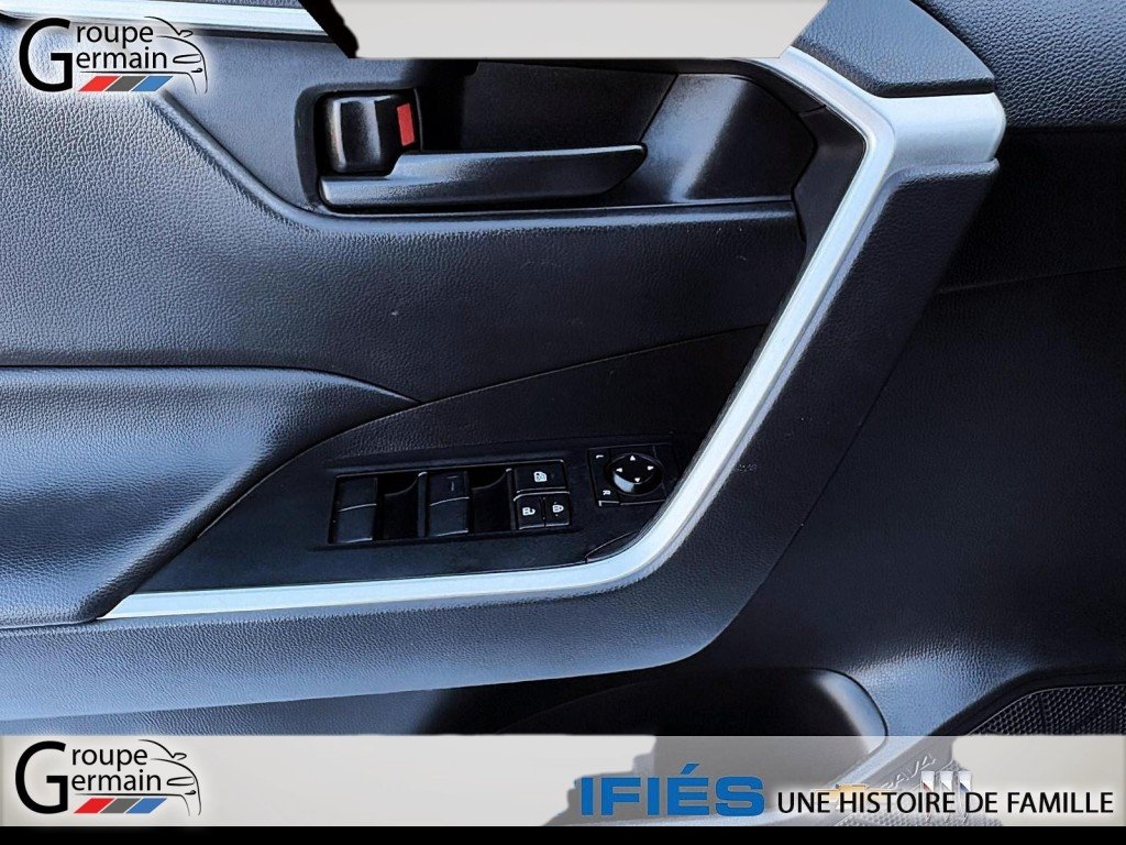 2023 Toyota RAV4 in Donnacona, Quebec - 13 - w1024h768px