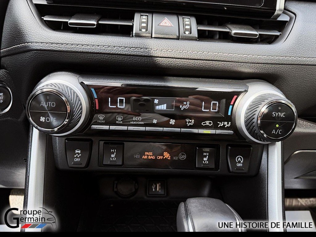 2024 Toyota RAV4 in Donnacona, Quebec - 27 - w1024h768px
