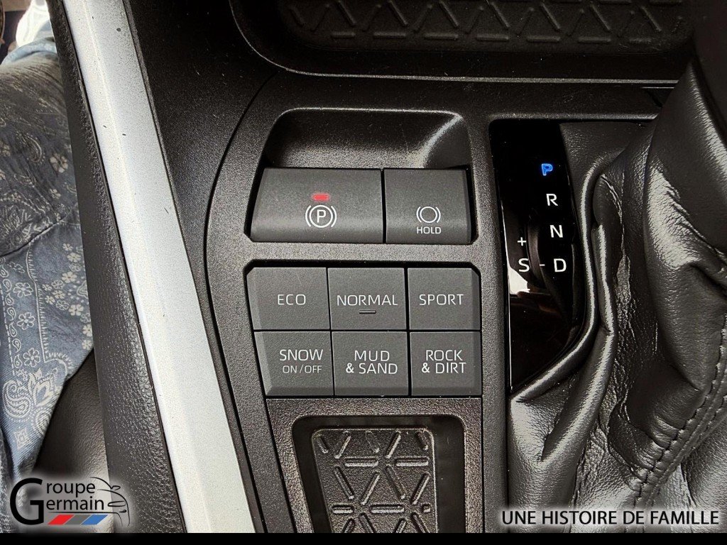 2024 Toyota RAV4 in Donnacona, Quebec - 30 - w1024h768px
