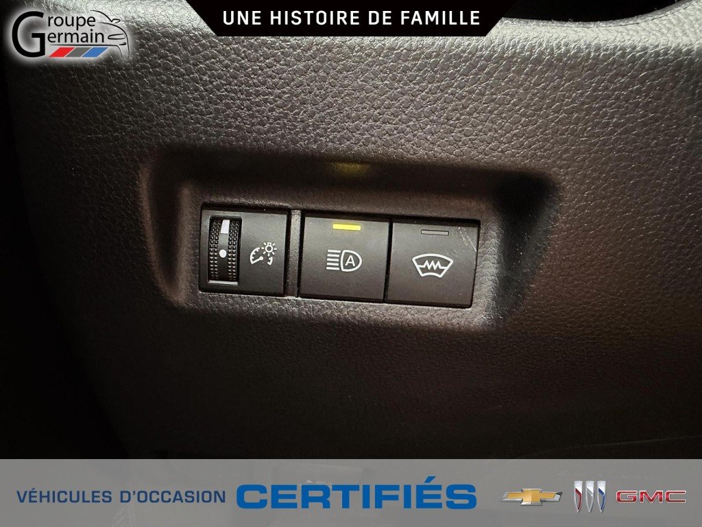 2025 Toyota RAV4 à St-Raymond, Québec - 25 - w1024h768px