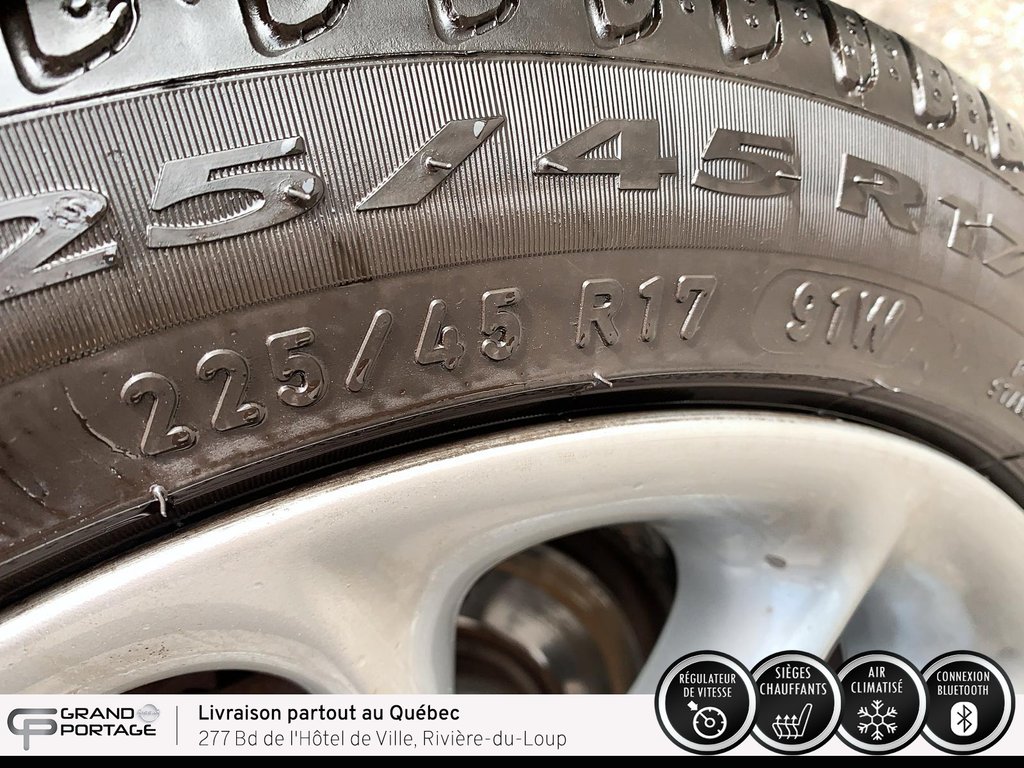 BMW Z4 2,5i, boîte automatique à propulsion arrière 2004 à Rivière-du-loup, Québec - 20 - w1024h768px