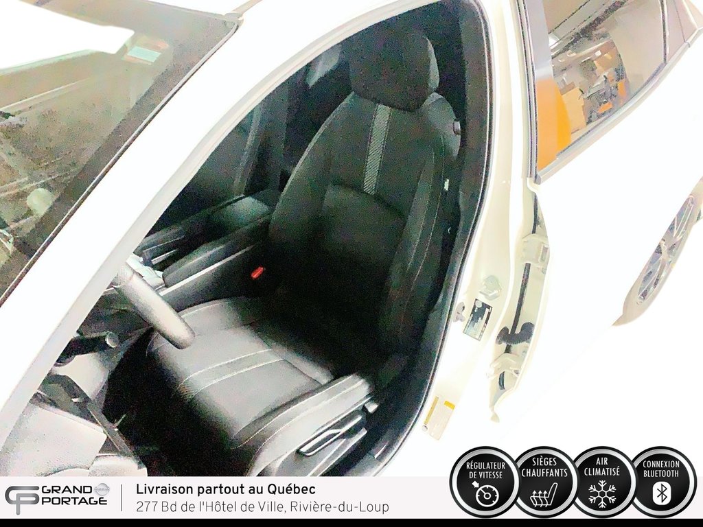 2017 Honda Civic LX, boîte manuelle à traction avant in Rivière-du-loup, Quebec - 13 - w1024h768px