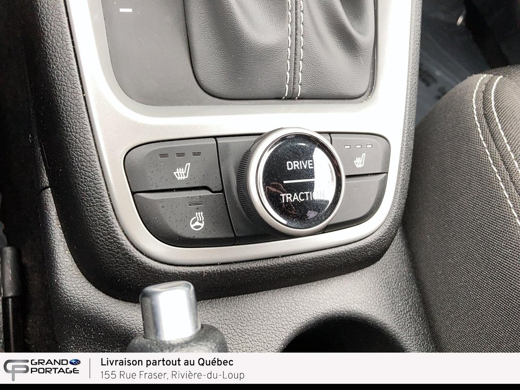 2022 Hyundai Venue Essential, CVT à traction avant in Rivière-du-loup, Quebec - 20 - w1024h768px