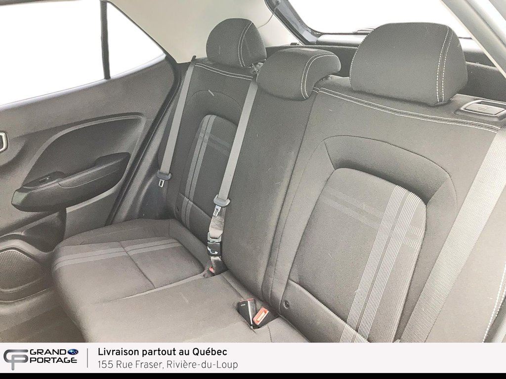 2022 Hyundai Venue Essential, CVT à traction avant in Rivière-du-loup, Quebec - 14 - w1024h768px