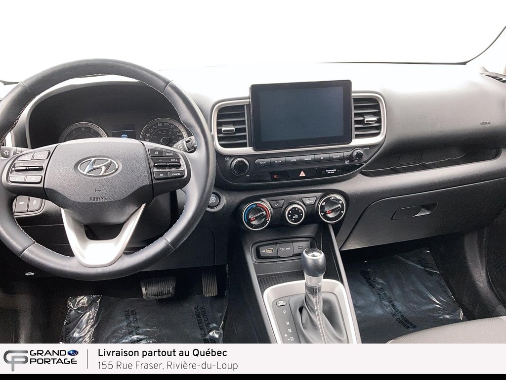 2022 Hyundai Venue Essential, CVT à traction avant in Rivière-du-loup, Quebec - 12 - w1024h768px
