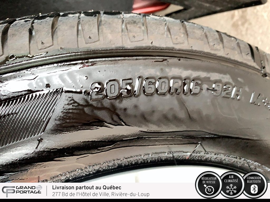 2025 Nissan Kicks Play S, CVT à traction avant in Rivière-du-loup, Quebec - 20 - w1024h768px