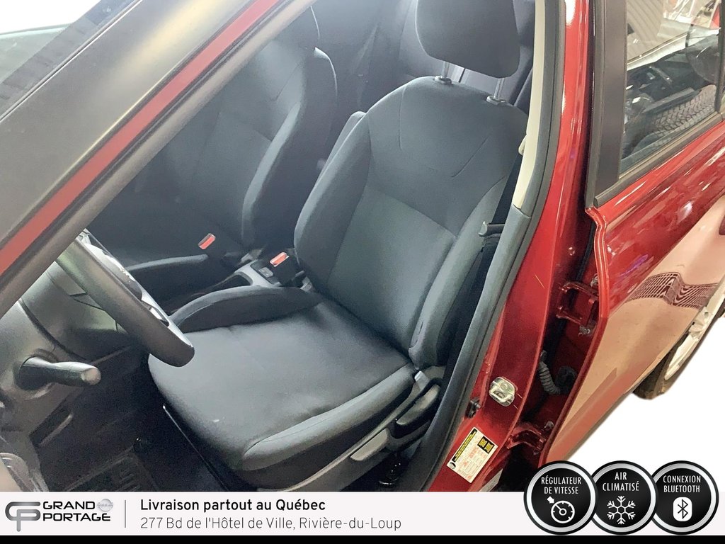 2025 Nissan Kicks Play S, CVT à traction avant in Rivière-du-loup, Quebec - 13 - w1024h768px