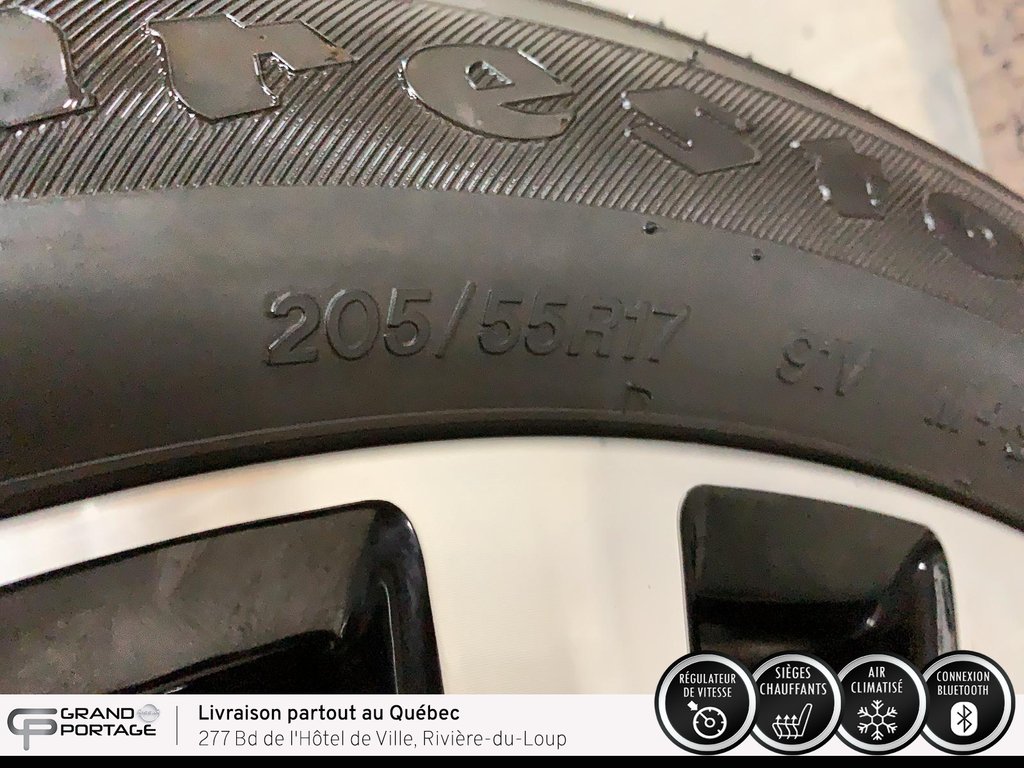 2020 Nissan Kicks SV, CVT à traction avant in Rivière-du-loup, Quebec - 21 - w1024h768px