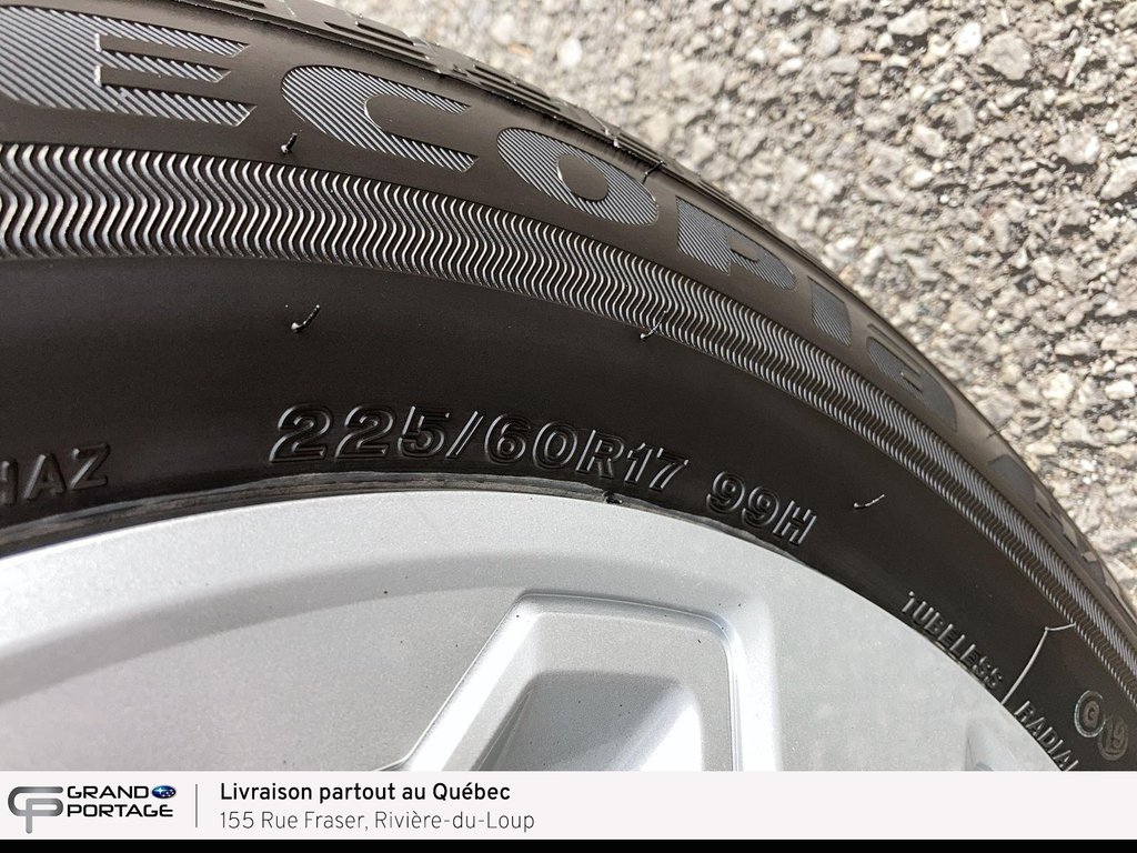 Subaru Forester Base, CVT à traction intégrale 2024 à Rivière-du-loup, Québec - 22 - w1024h768px