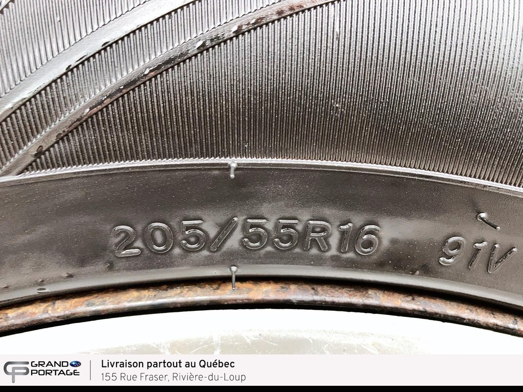 Toyota Matrix Base, boîte manuelle à traction avant 2014 à Rivière-du-loup, Québec - 18 - w1024h768px