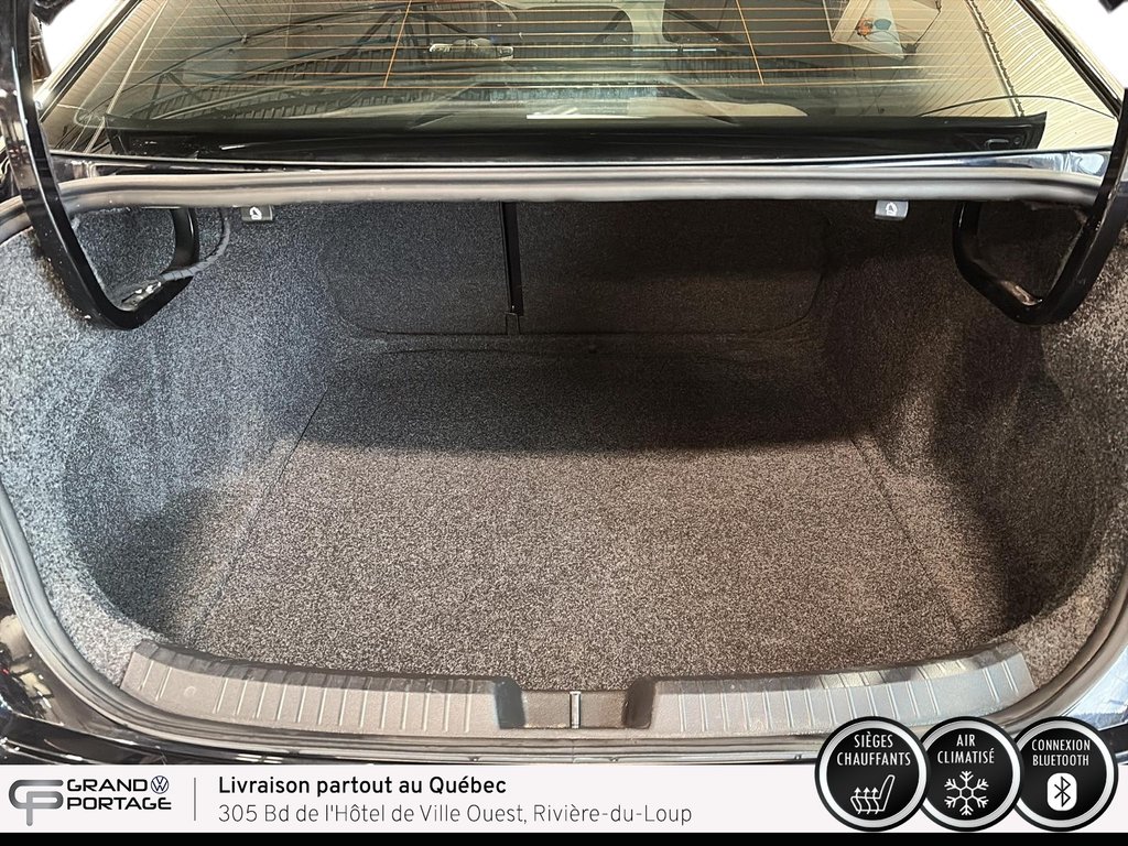 Volkswagen Jetta Comfortline, boîte manuelle à traction avant 2023 à Rivière-du-loup, Québec - 9 - w1024h768px