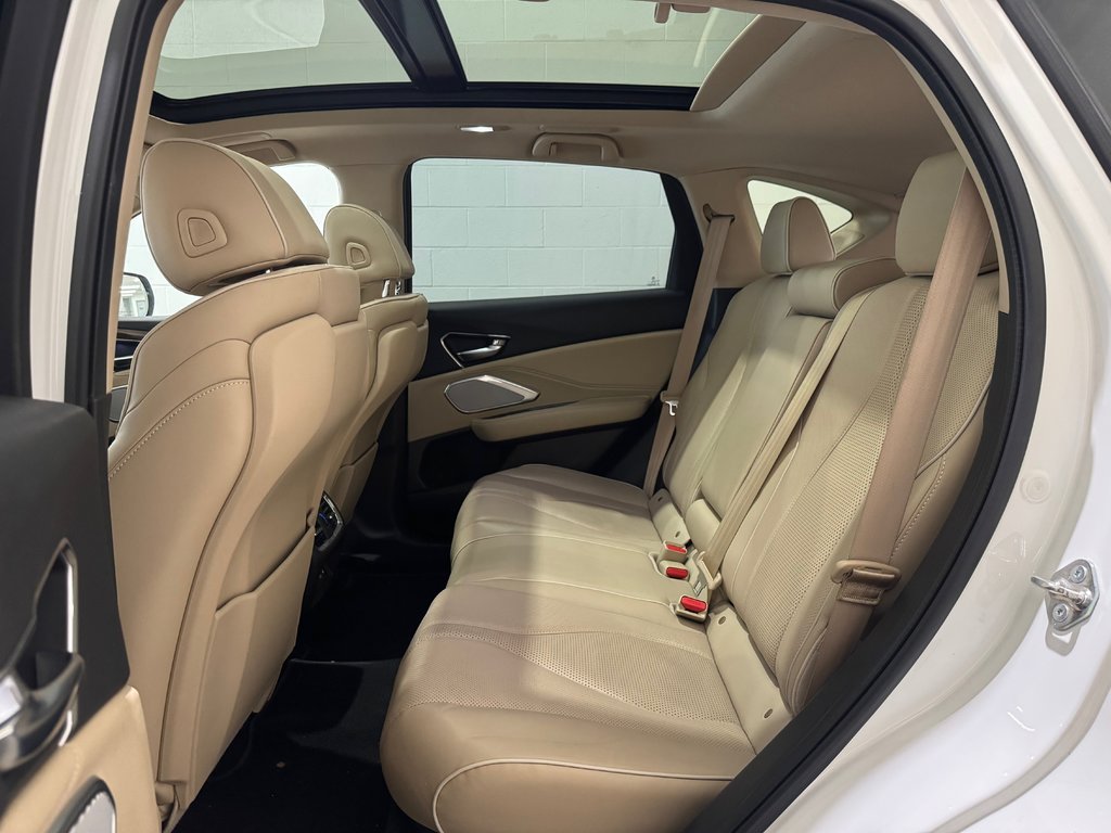 Acura RDX Platinum Elite AWD Toit Ouvrant Cuir 2019 à Terrebonne, Québec - 24 - w1024h768px